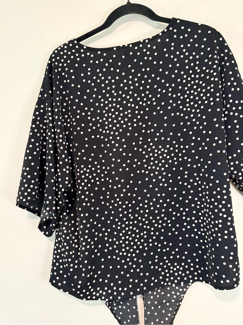 VIISHOW XL Black White Polka Dot Tie Front Blouse V Neck Flutter Sleeve Top - Picture 5 of 8